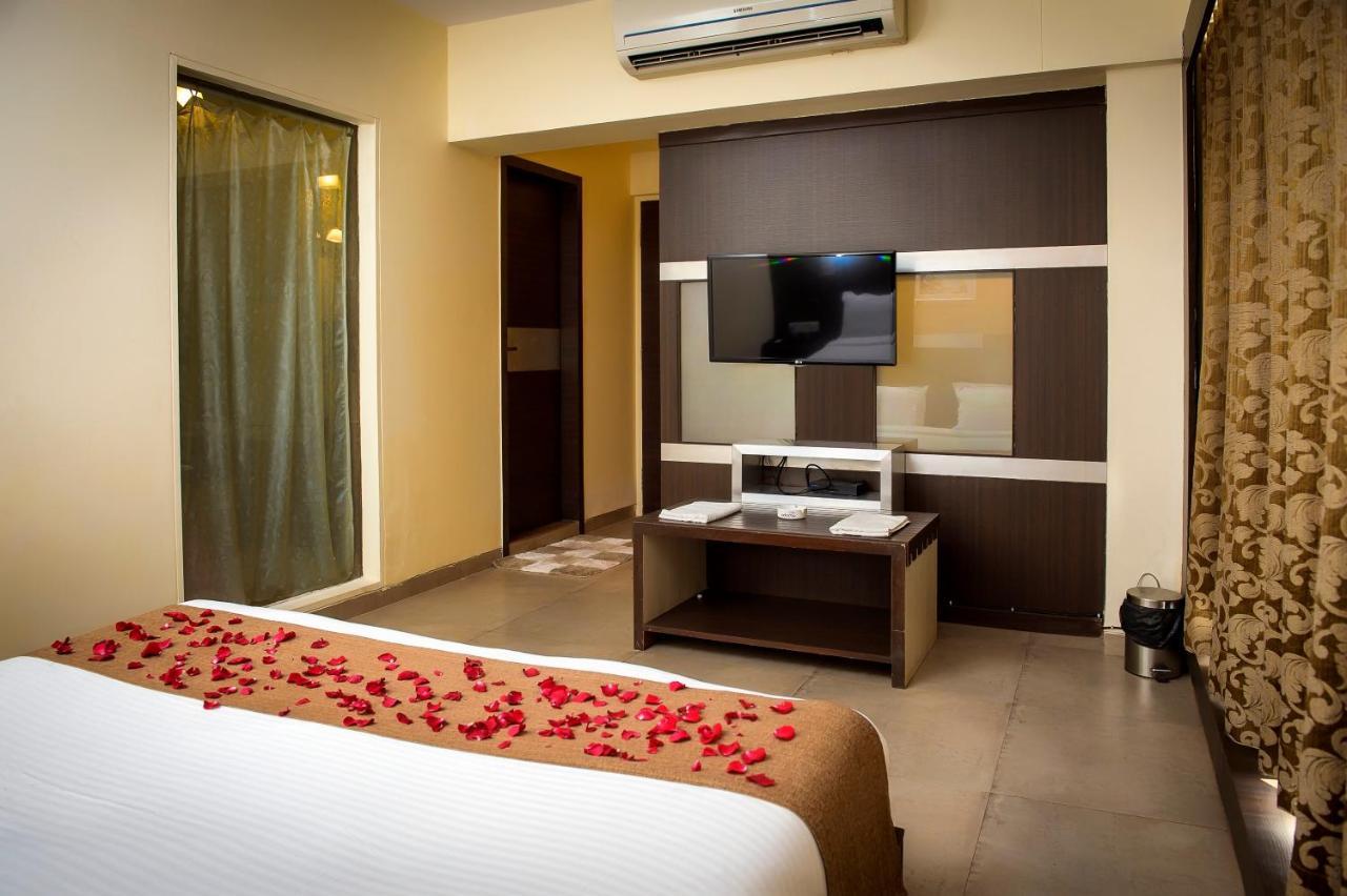 Adamo The Resort Matheran Buitenkant foto