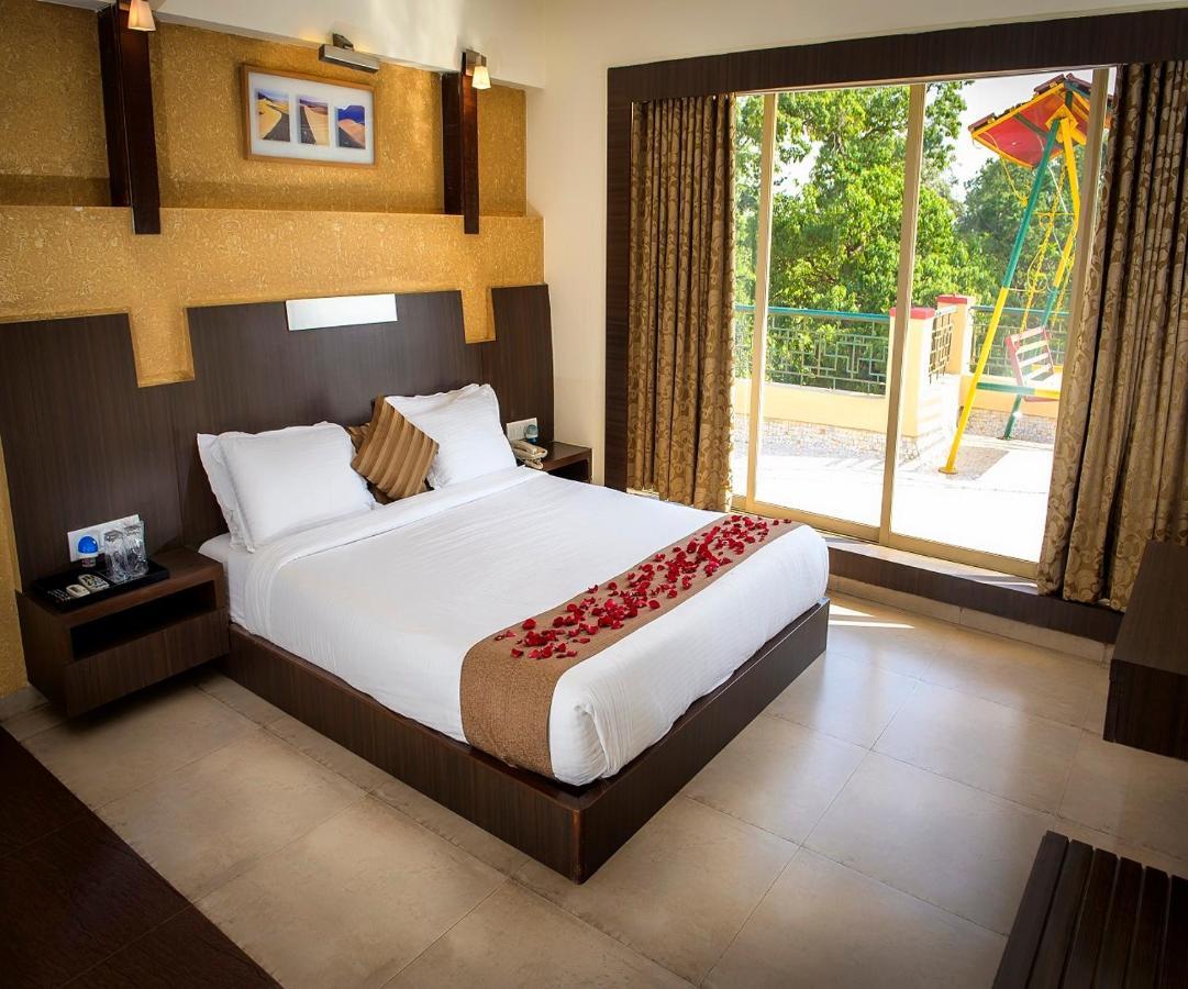 Adamo The Resort Matheran Buitenkant foto