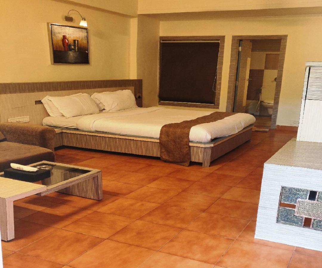 Adamo The Resort Matheran Buitenkant foto
