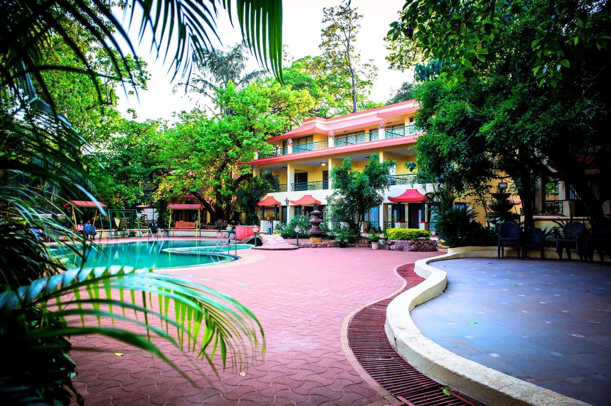 Adamo The Resort Matheran Buitenkant foto