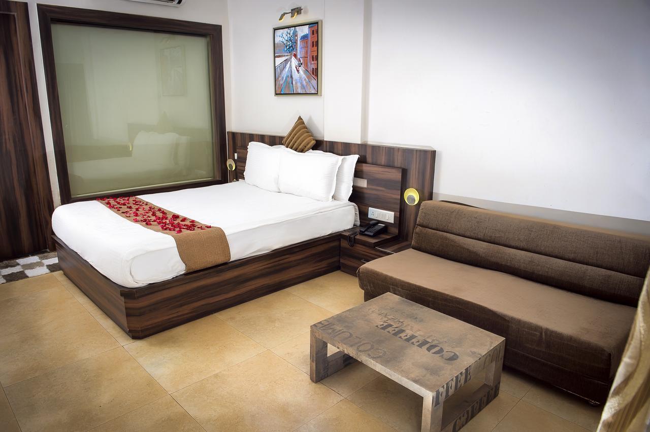 Adamo The Resort Matheran Buitenkant foto